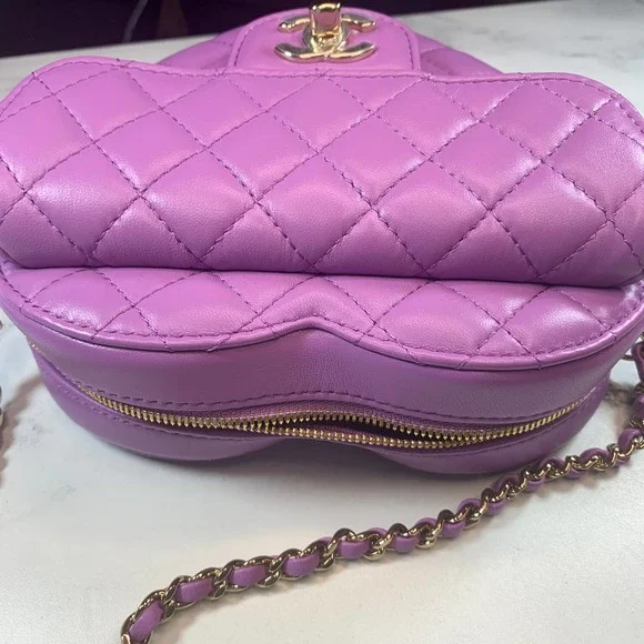 Wholesale Luxury Chanel Heart Zipped Arm Coin Purse 22S Purple/Black Ap2786 - Image 9