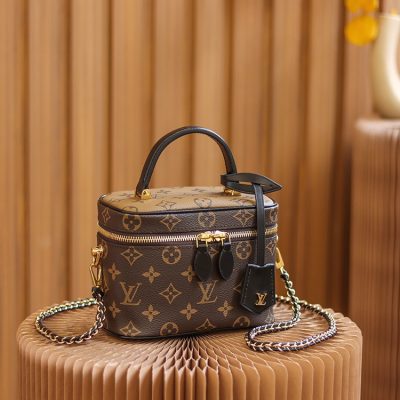 Alternative view of Wholesale Luxury Louis Vuitton Monogram Vanity Pm M45165
