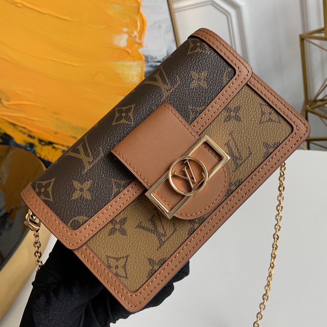 Wholesale Luxury Louis Vuitton Dauphine Chain Wallet M68746 - Image 9