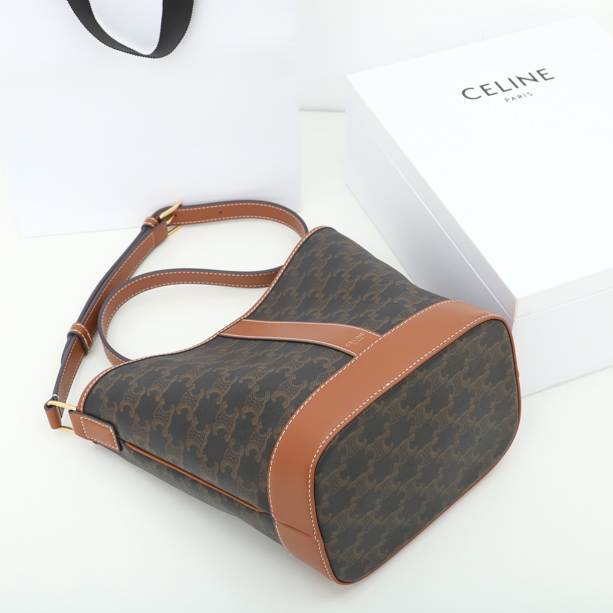 Wholesale Luxury Celine Medium Bucket In Triomphe - Image 5