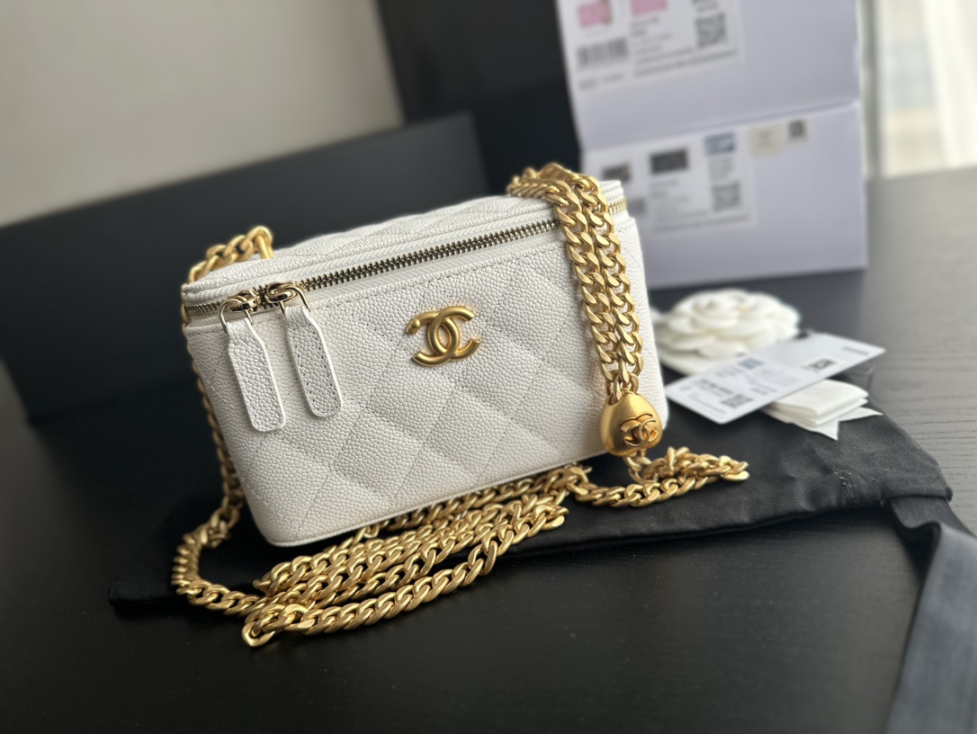 Wholesale Luxury Chanel Vanity Case White Ap3204