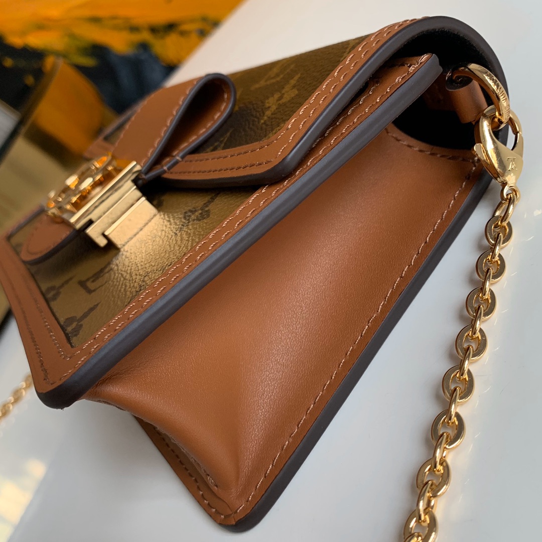 Wholesale Luxury Louis Vuitton Dauphine Chain Wallet M68746 - Image 6