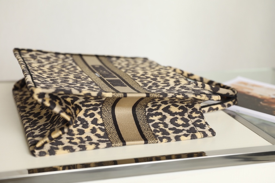 Wholesale Luxury Dior Book Tote Large Beige Multicolor Mizza Embroidery M1286Zrhm_M918 - Image 3