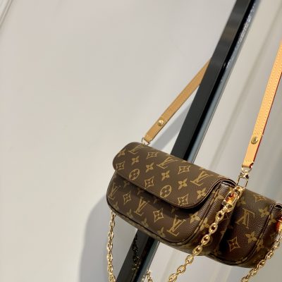 Alternative view of Wholesale Luxury Louis Vuitton Wallet On Chain Ivy M81911