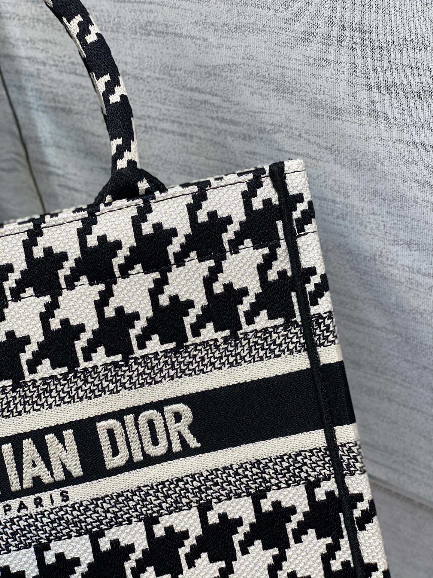 Wholesale Luxury Dior Book Tote Medium Black Macro Houndstooth Embroidery M1296Ztqt_M911 - Image 7
