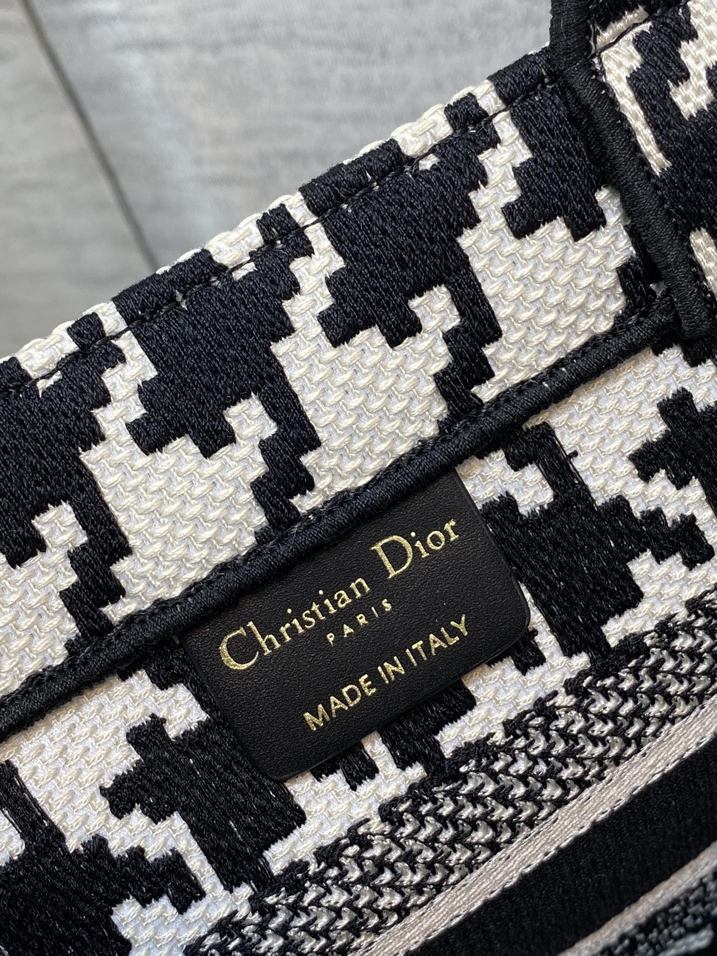 Wholesale Luxury Dior Book Tote Medium Black Macro Houndstooth Embroidery M1296Ztqt_M911 - Image 2