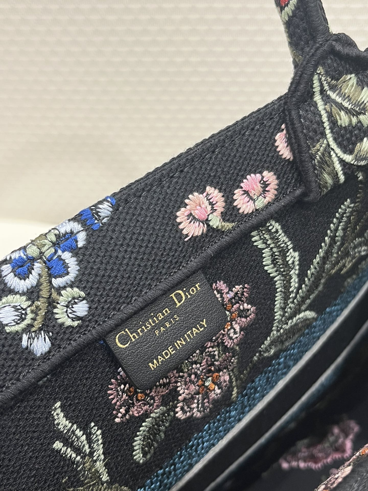 Wholesale Luxury Dior Book Tote Medium Black Multicolor Dior Petites Fleurs Embroidery M1296Zeau_M911 - Image 8