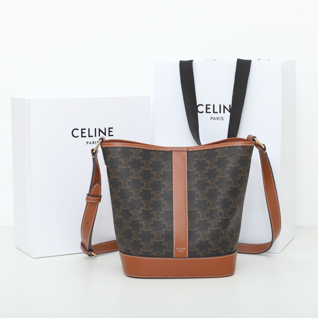Wholesale Luxury Celine Medium Bucket In Triomphe - Image 8