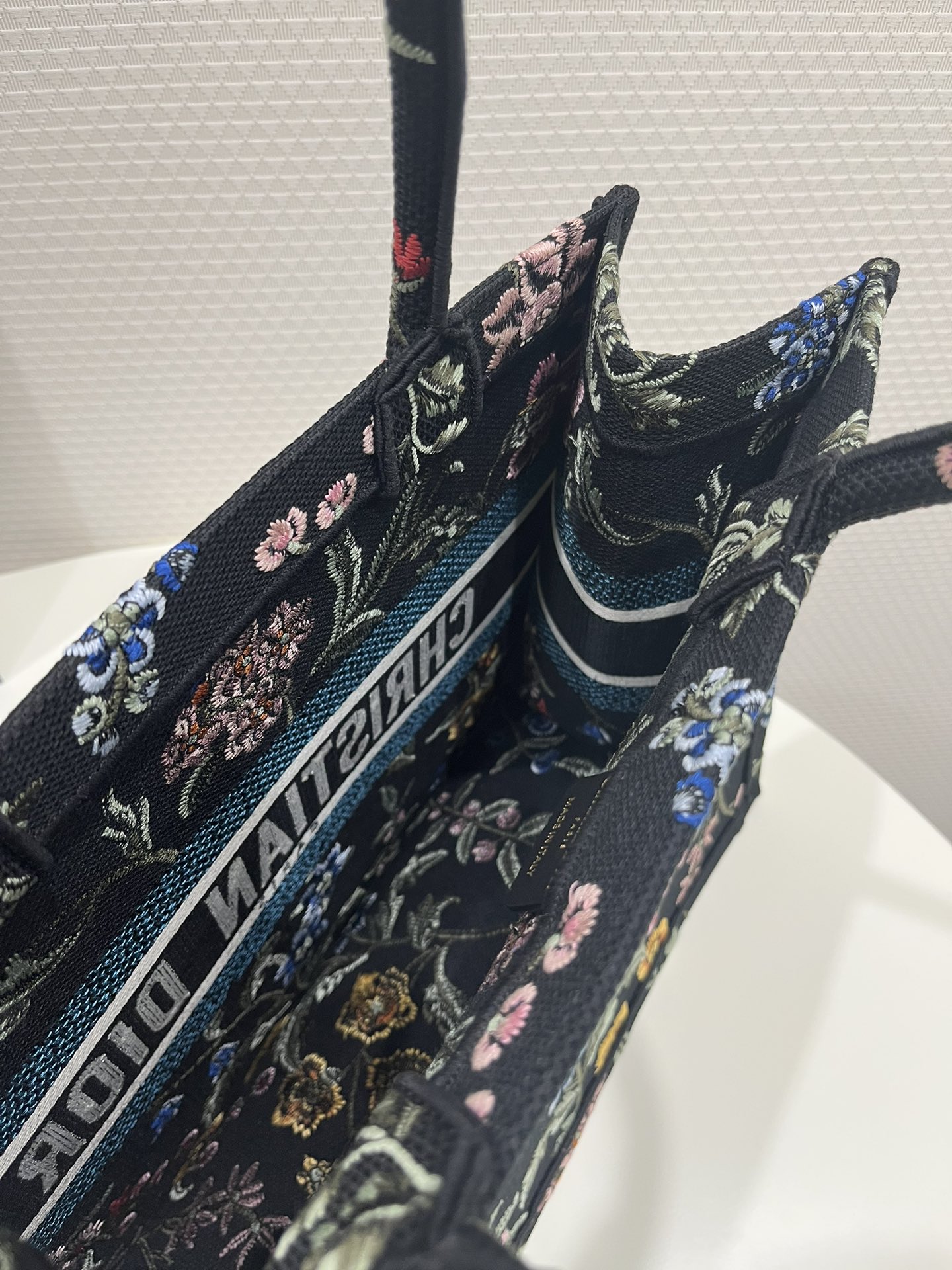 Wholesale Luxury Dior Book Tote Medium Black Multicolor Dior Petites Fleurs Embroidery M1296Zeau_M911 - Image 3