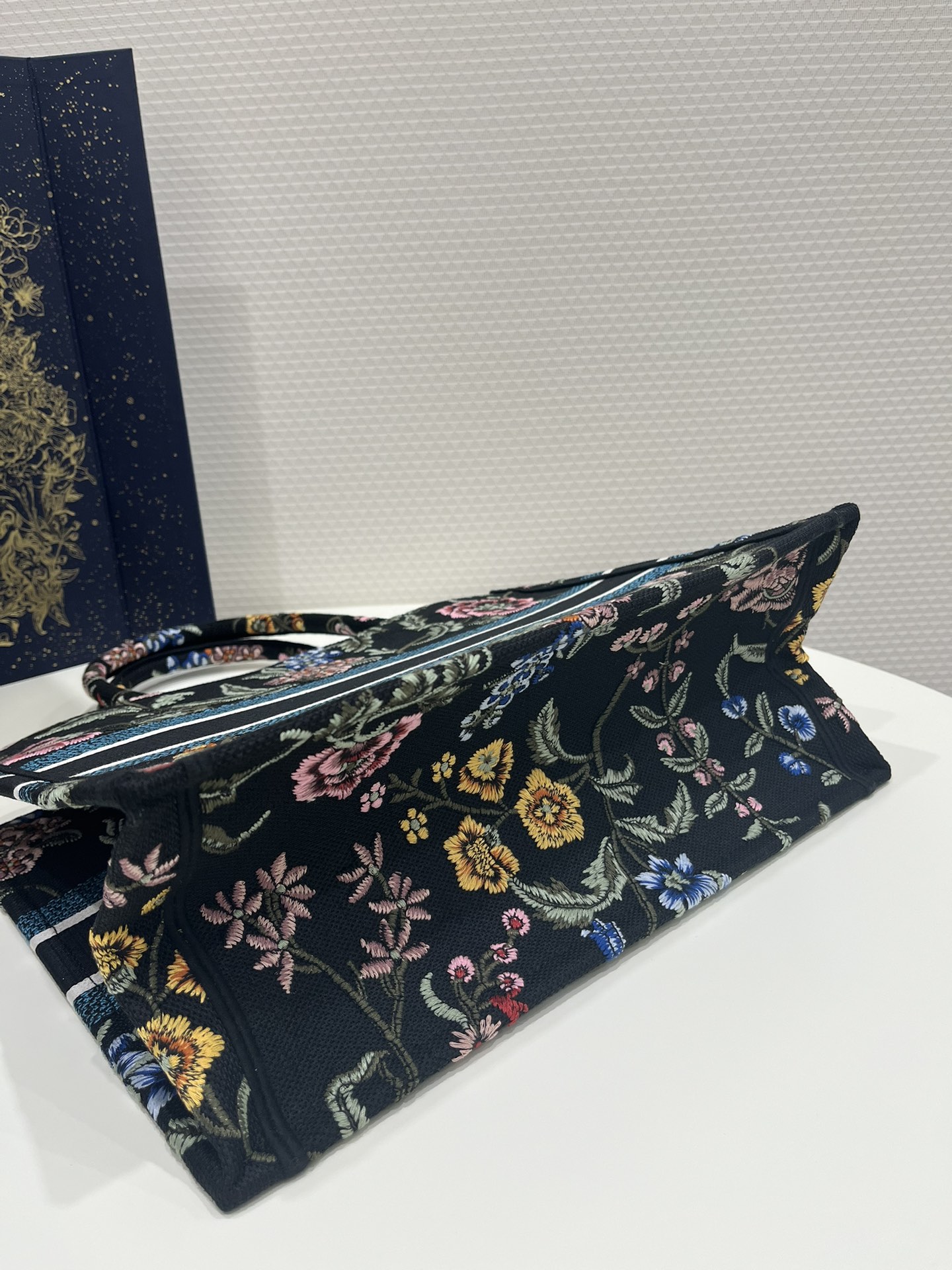 Wholesale Luxury Dior Book Tote Medium Black Multicolor Dior Petites Fleurs Embroidery M1296Zeau_M911 - Image 2
