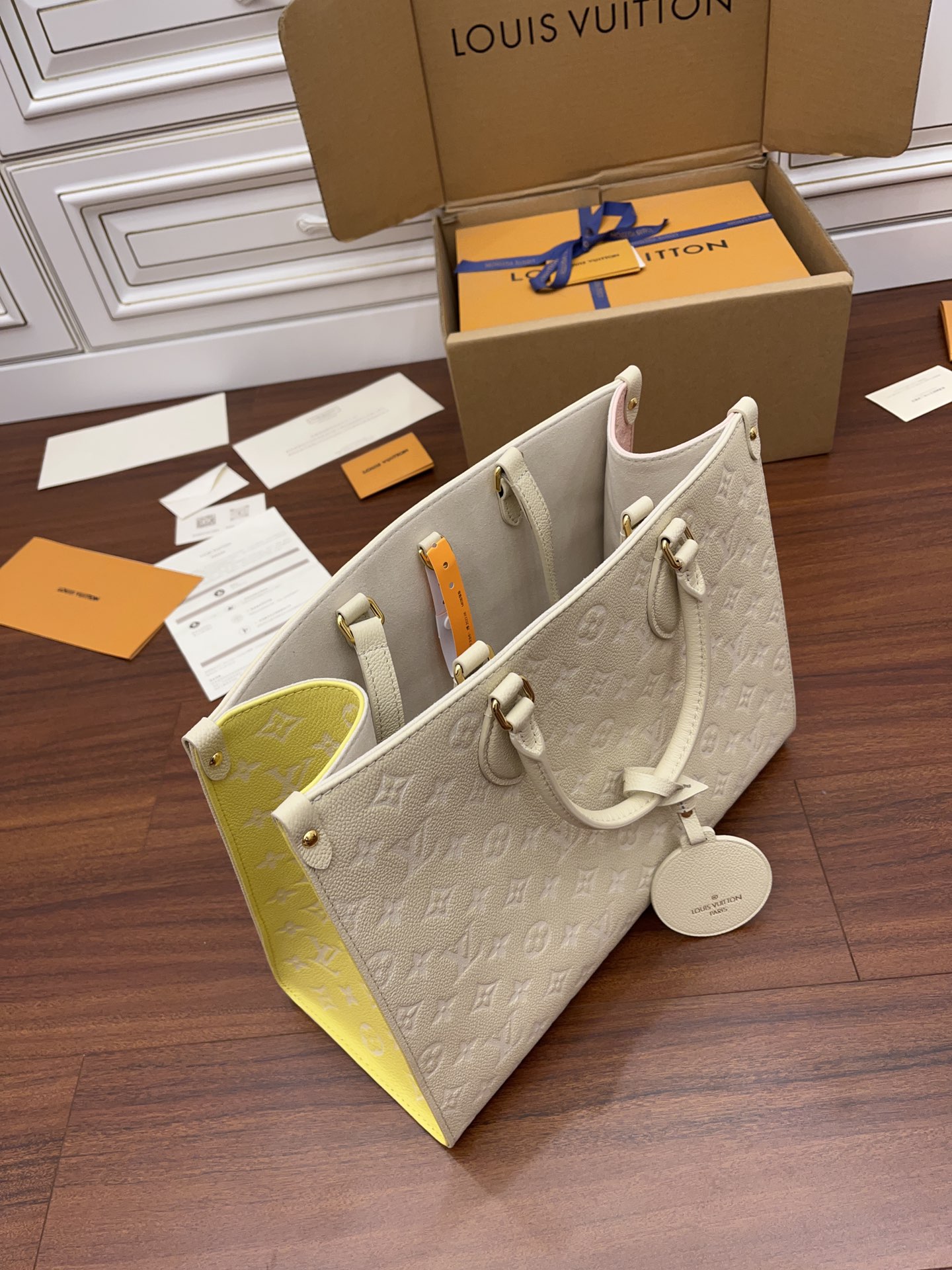 Wholesale Luxury Louis Vuitton Onthego Mm Rose Beige M46128 - Image 6