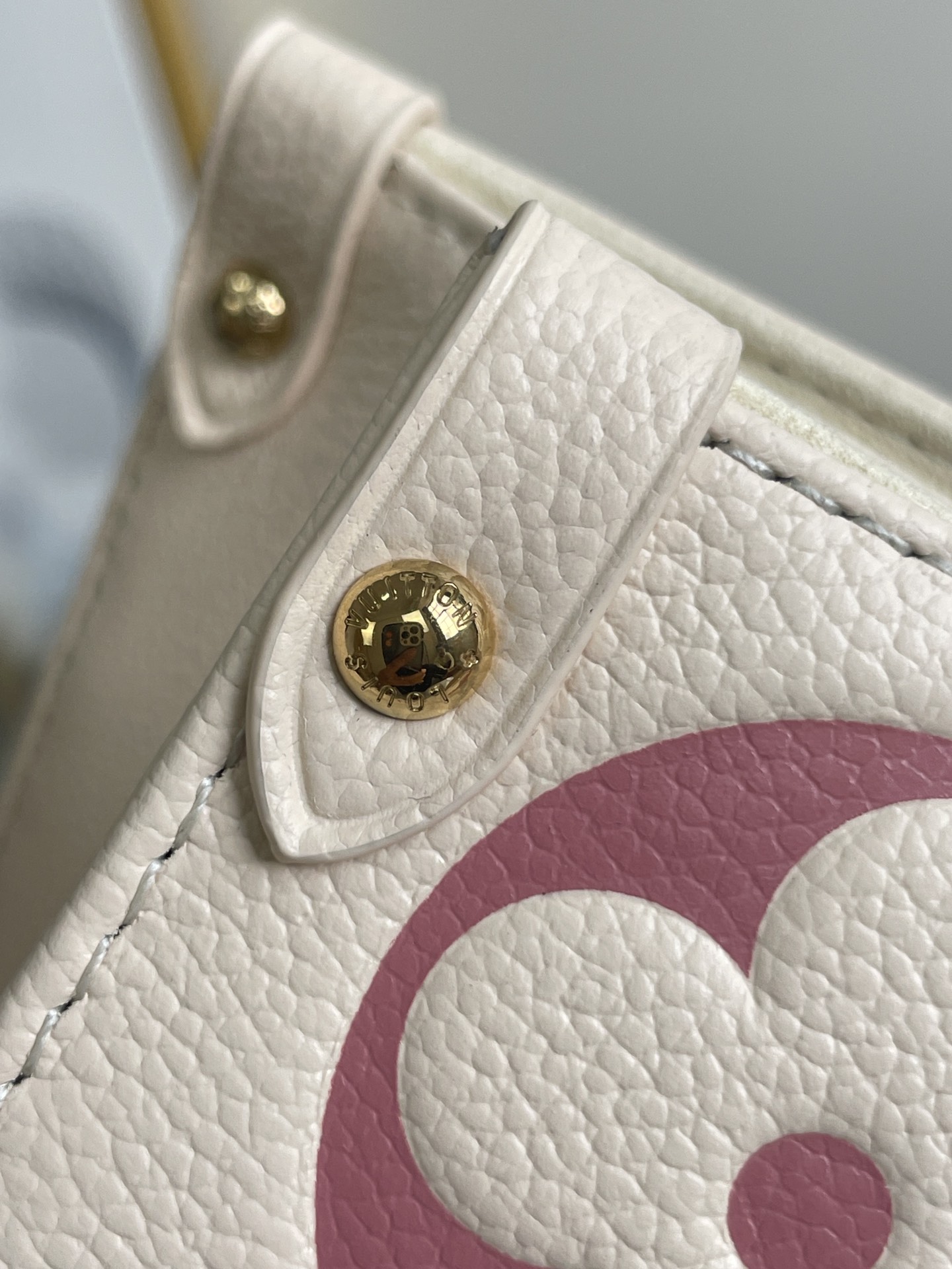Wholesale Luxury Louis Vuitton Onthego Mm Tote Bag M21575 - Image 4