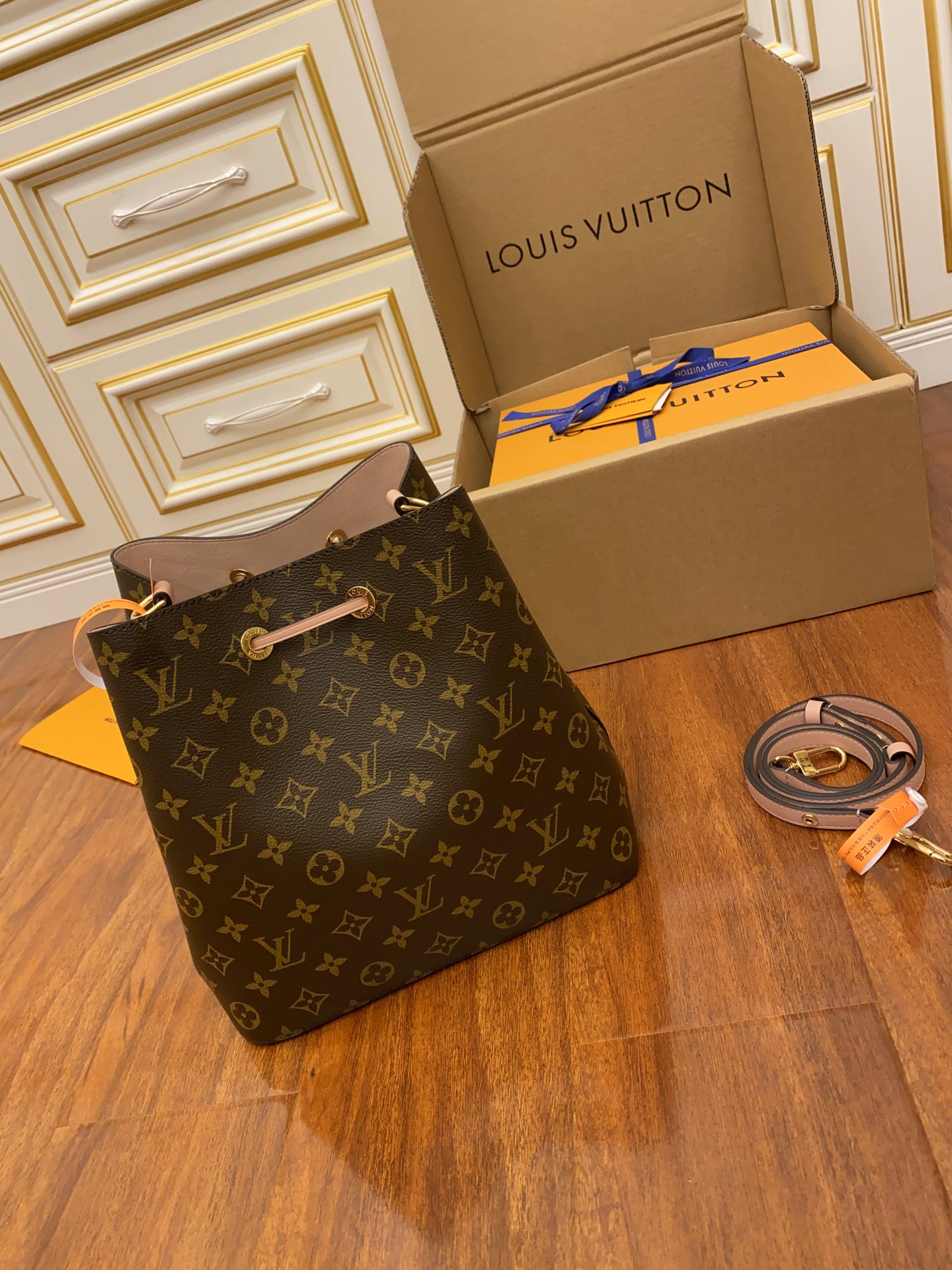 Wholesale Luxury Louis Vuitton Neonoe Mm M44022 - Image 2