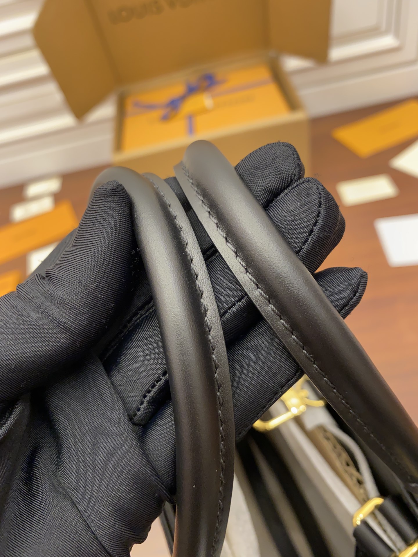 Wholesale Luxury Louis Vuitton Onthego Mm M45595 - Image 9