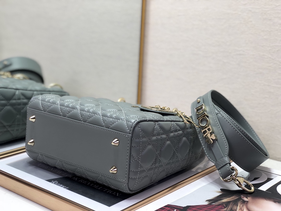Wholesale Luxury Dior Medium Lady Dior Bag Cloud Blue Patent Cannage Calfskin M0565Owcb_M81B - Image 5