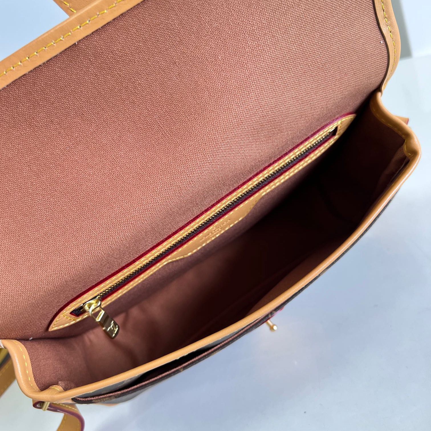 Wholesale Luxury Louis Vuitton Gibeciere Pm Shoulder Bag M42248 - Image 3