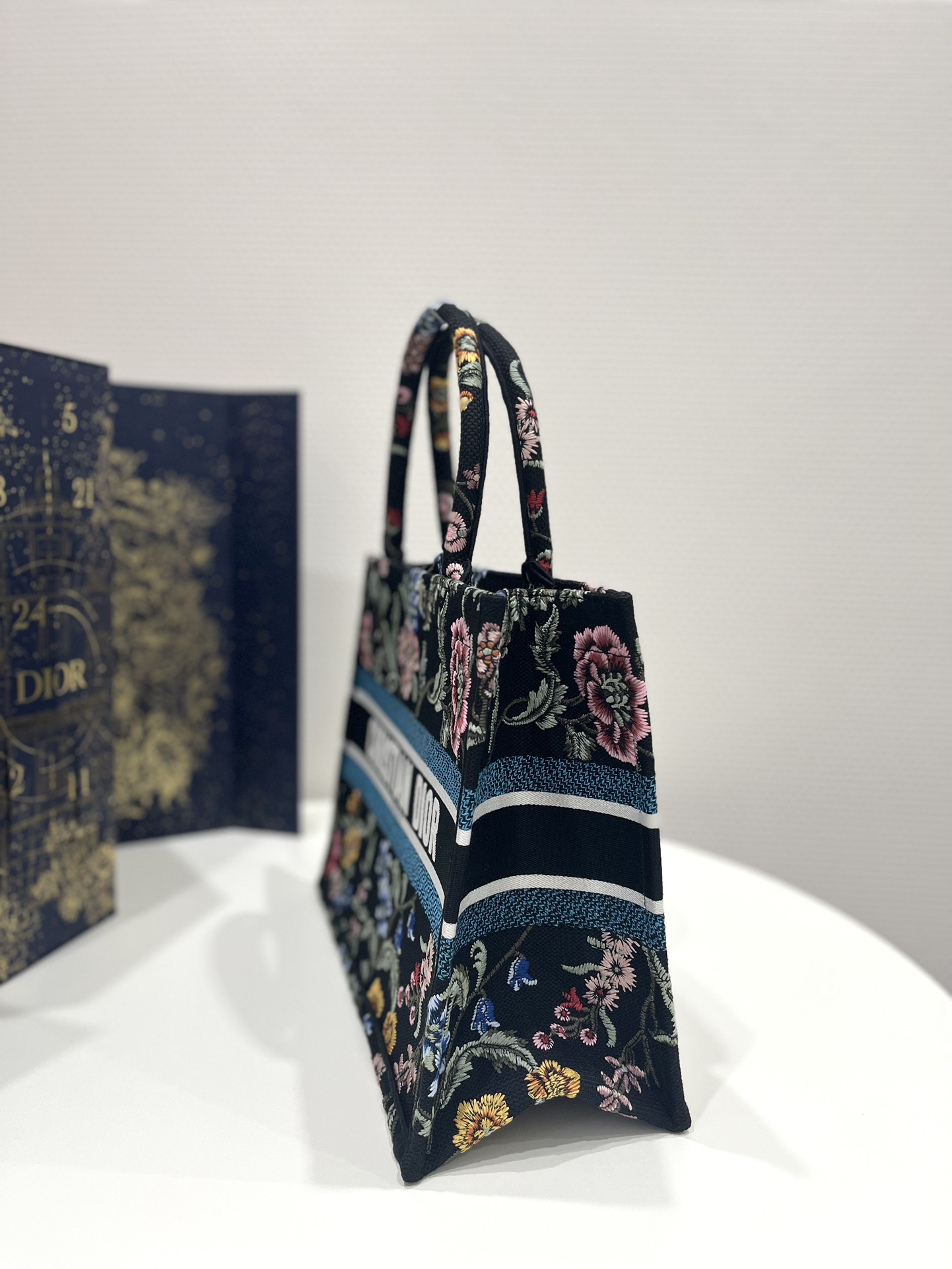 Wholesale Luxury Dior Book Tote Medium Black Multicolor Dior Petites Fleurs Embroidery M1296Zeau_M911 - Image 4