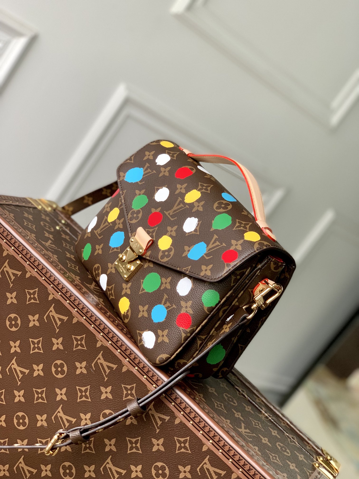 Wholesale Luxury Louis Vuitton Yk Pochette Metis M46384 - Image 8