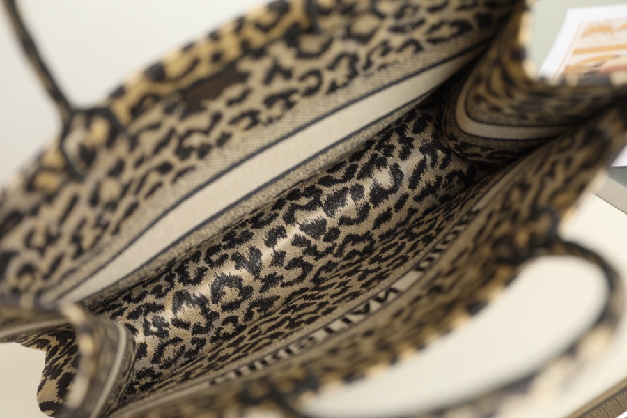 Wholesale Luxury Dior Book Tote Large Beige Multicolor Mizza Embroidery M1286Zrhm_M918 - Image 8