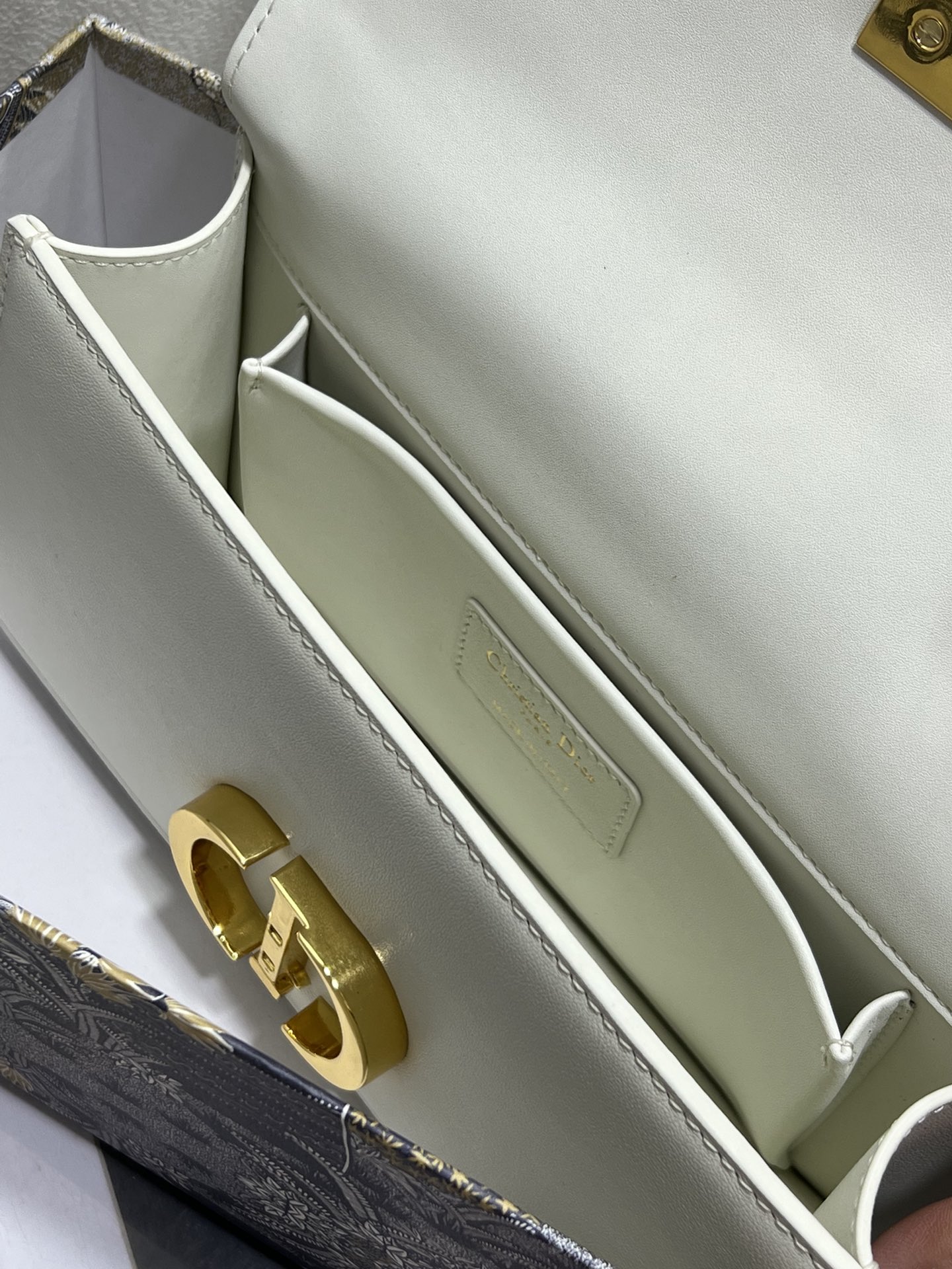 Wholesale Luxury Dior 30 Montaigne Bag White Box Calfskin S2110Umos_M991 - Image 3