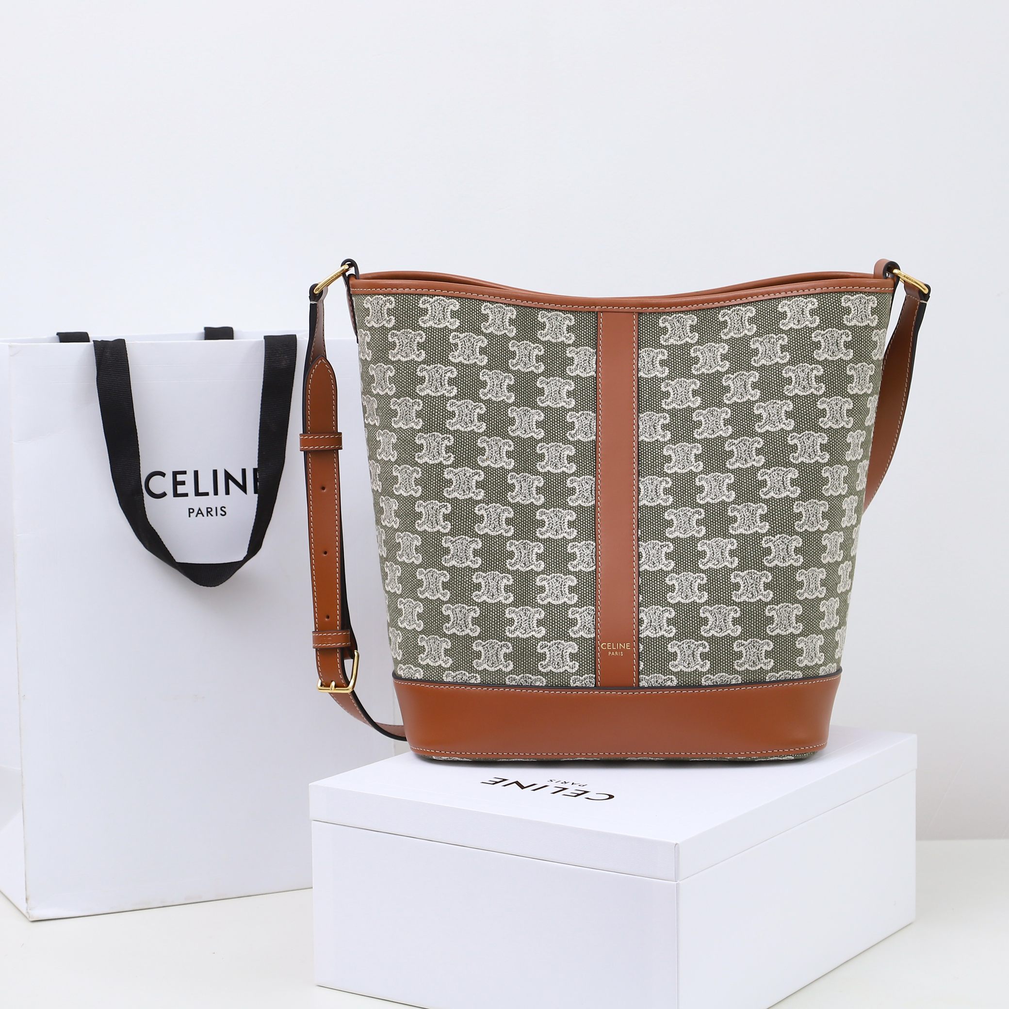 Wholesale Luxury Celine Medium Bucket In Triomphe - Image 9