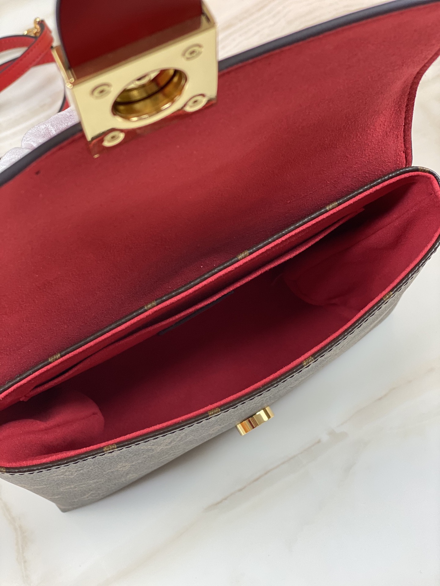 Wholesale Luxury Louis Vuitton Locky Bb M44322 - Image 8
