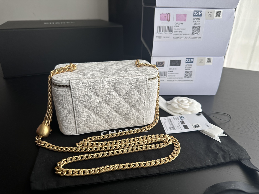 Wholesale Luxury Chanel Vanity Case White Ap3204 - Image 4