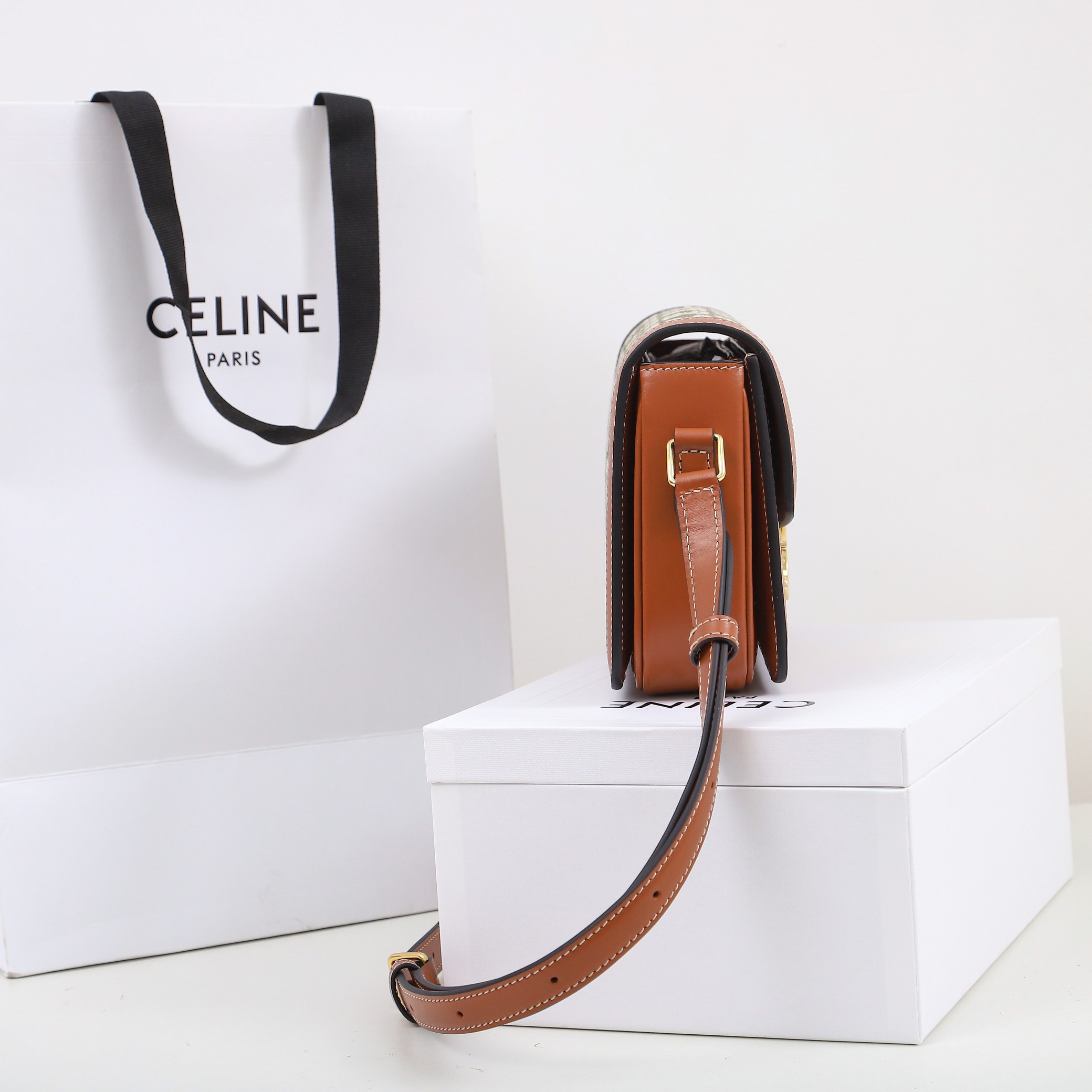 Wholesale Luxury Celine Classique Triomphe Bag - Image 5