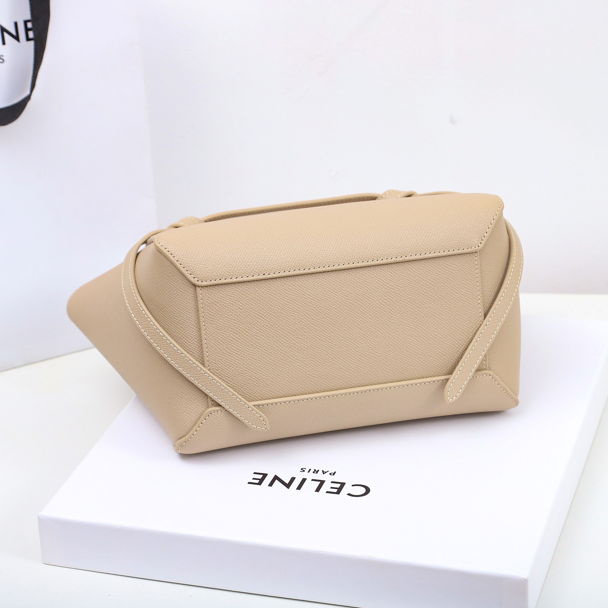 Wholesale Luxury Celine Luggage Handbag In Drummed Calfskin - Image 6