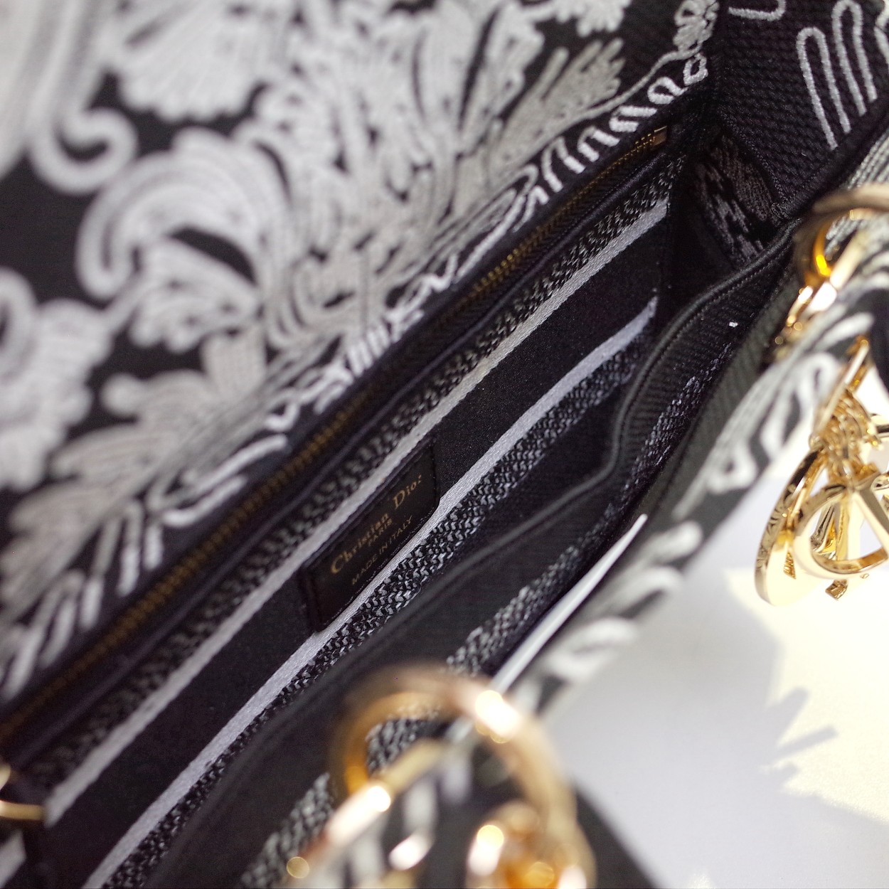 Wholesale Luxury Dior Medium Lady D-Lite Bag M0565Omdv_M993 - Image 2