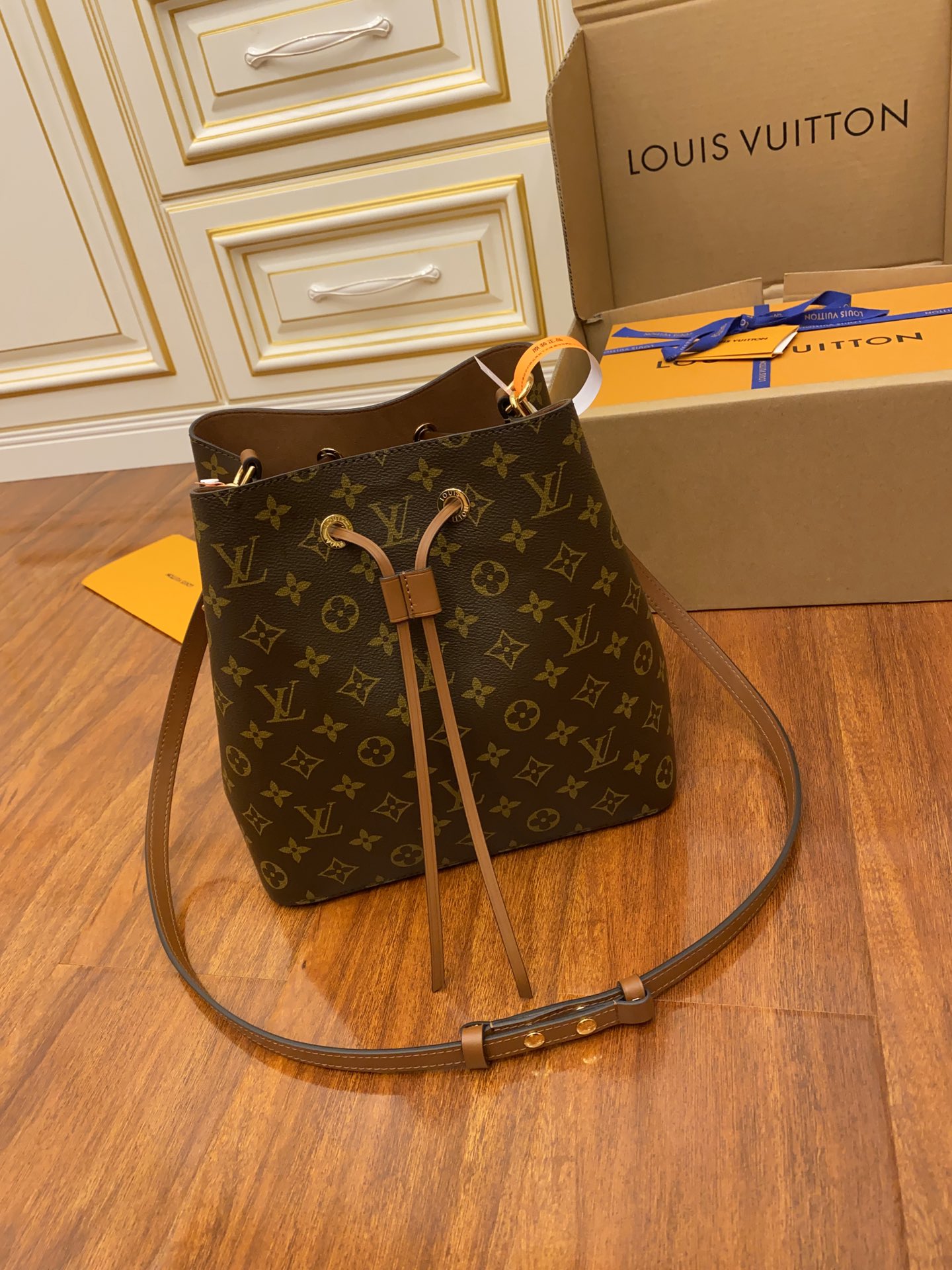 Wholesale Luxury Louis Vuitton Neonoe Mm M44887