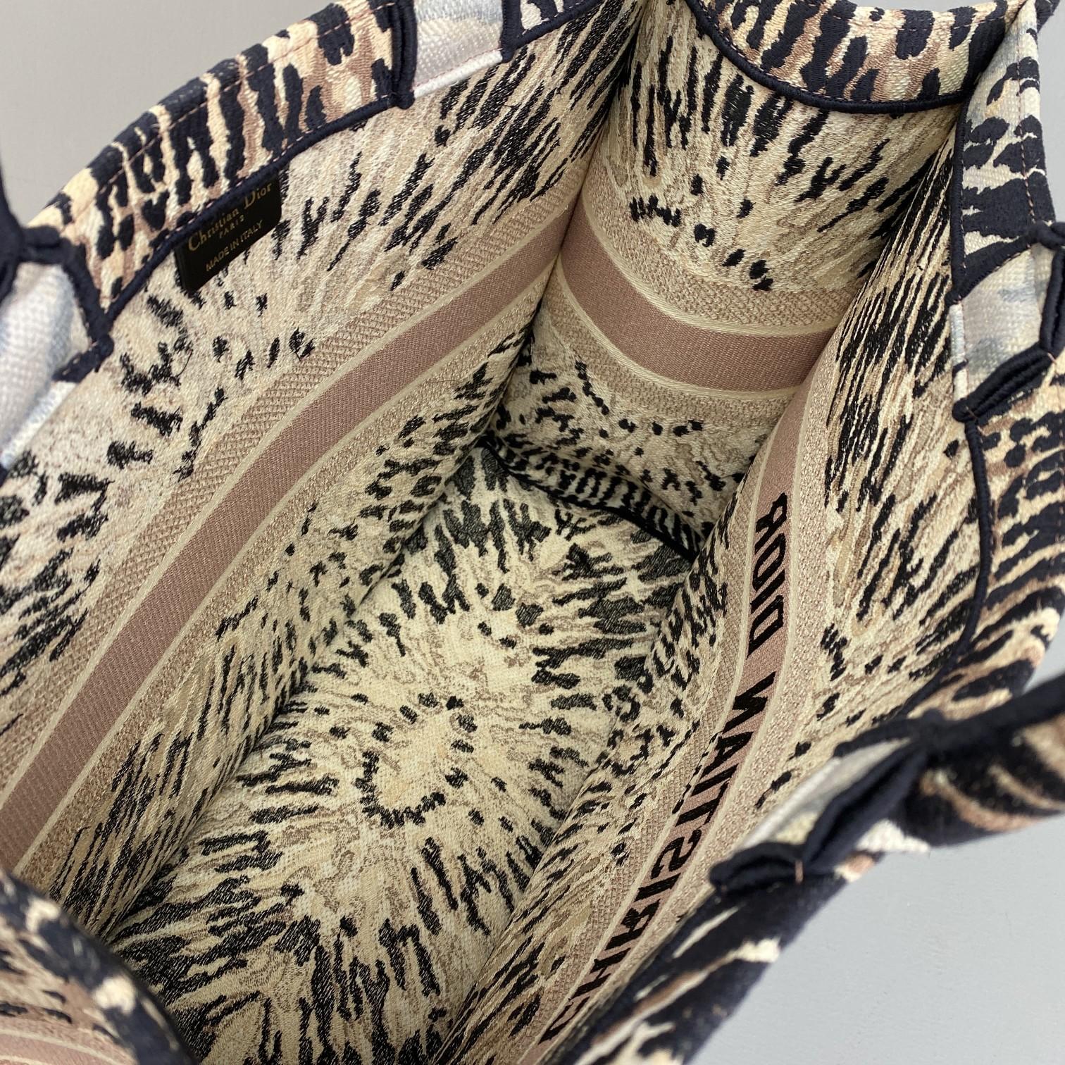 Wholesale Luxury Dior Book Tote Dior Rnave DInfini Embroidery - Image 4