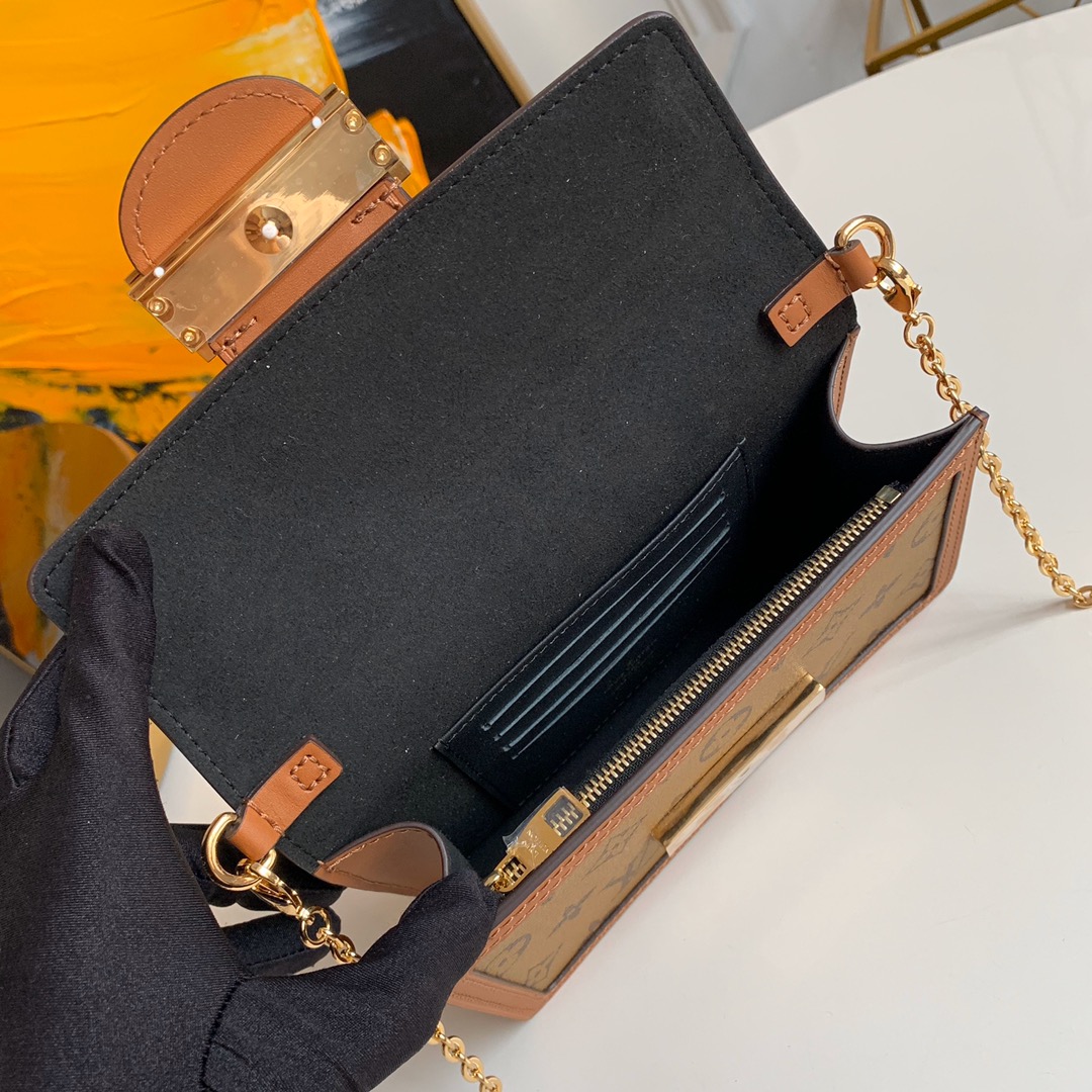 Wholesale Luxury Louis Vuitton Dauphine Chain Wallet M68746 - Image 3
