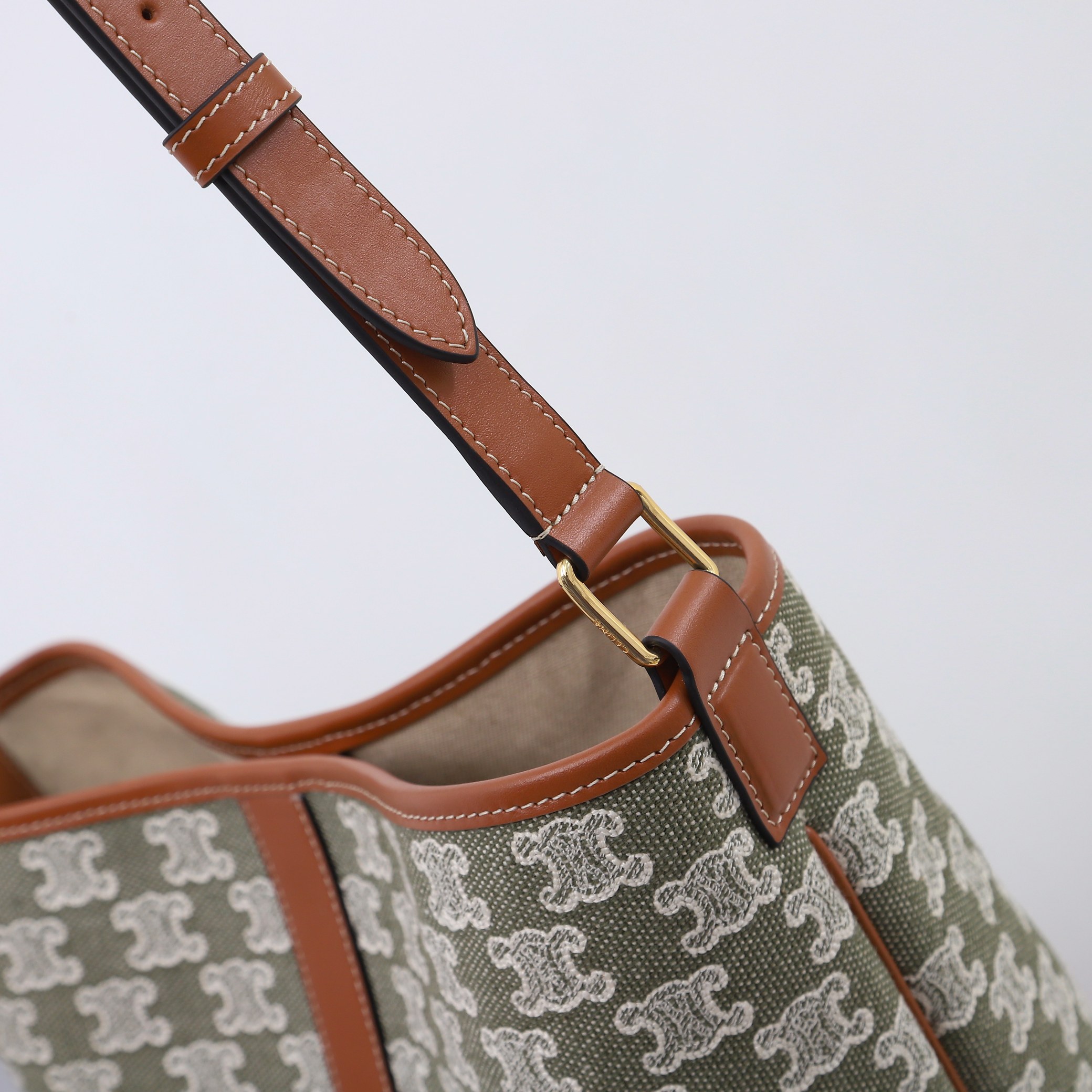 Wholesale Luxury Celine Medium Bucket In Triomphe - Image 3