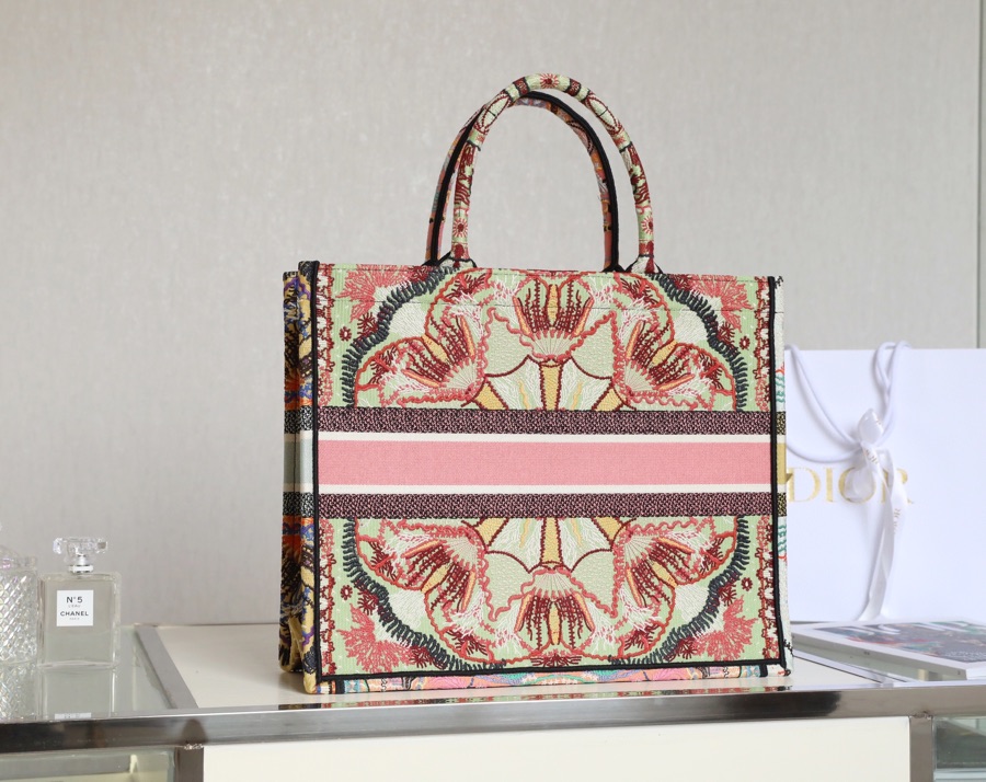 Wholesale Luxury Dior Book Tote Large Powder Pink Dior Jardin Magique Embroidery - Image 5