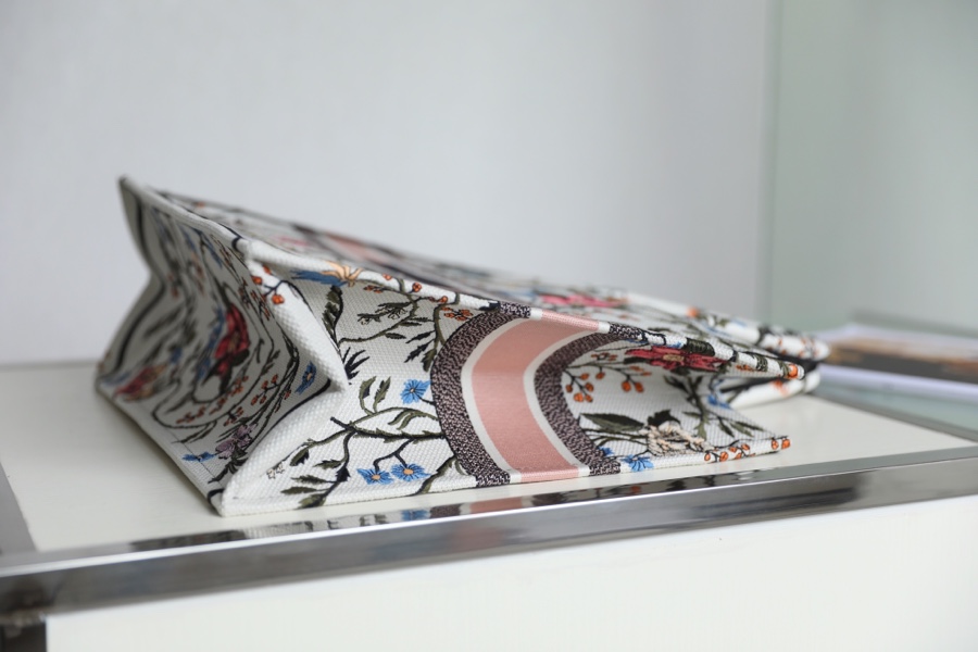 Wholesale Luxury Dior Book Tote White Multicolor Dior Petites Fleurs Embroidery - Image 8