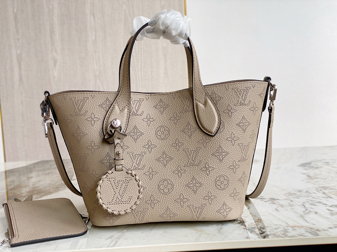 Wholesale Luxury Louis Vuitton Blossom Pm M21849