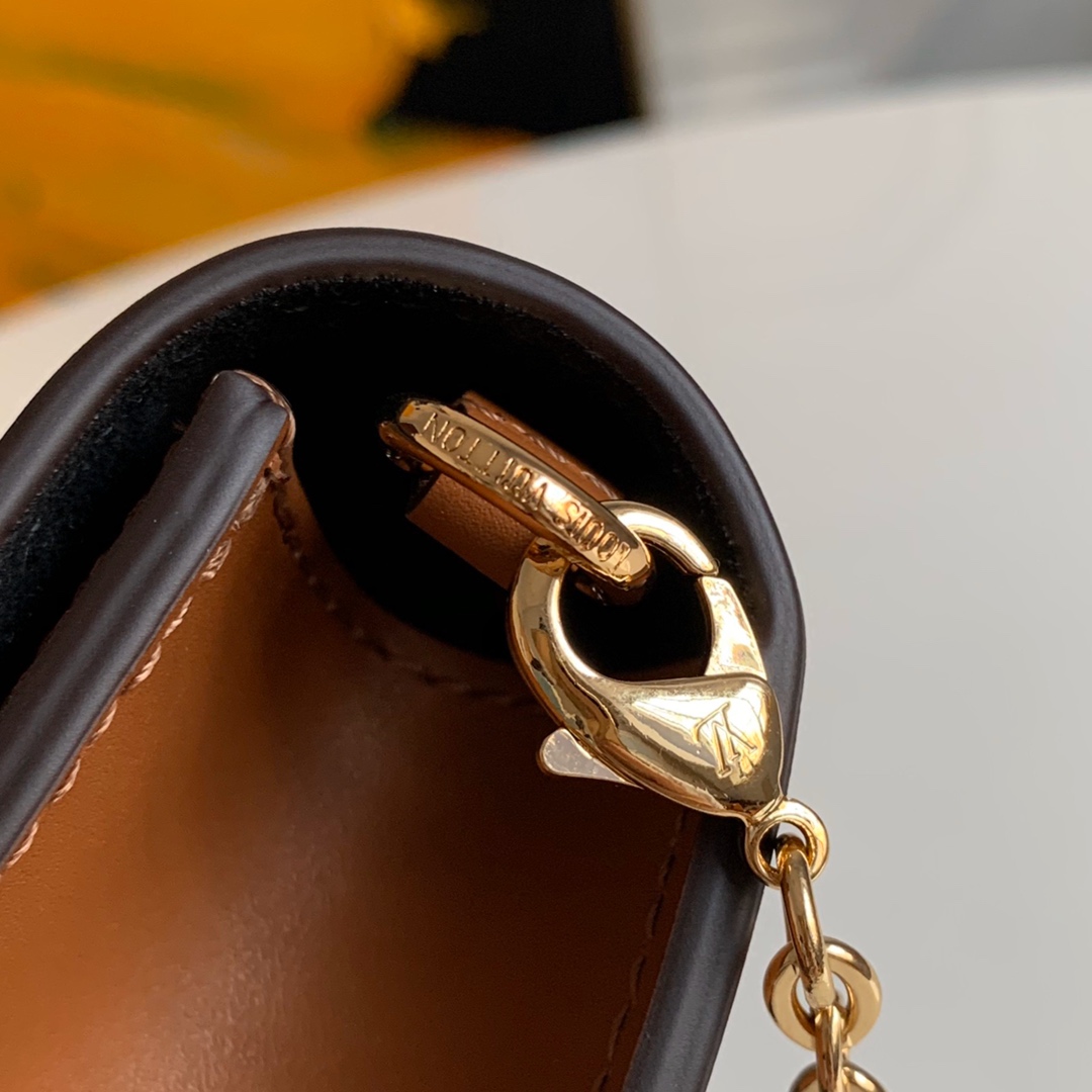 Wholesale Luxury Louis Vuitton Dauphine Chain Wallet M68746 - Image 5