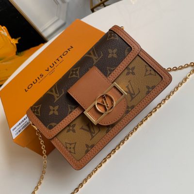 Wholesale Luxury Louis Vuitton Dauphine Chain Wallet M68746