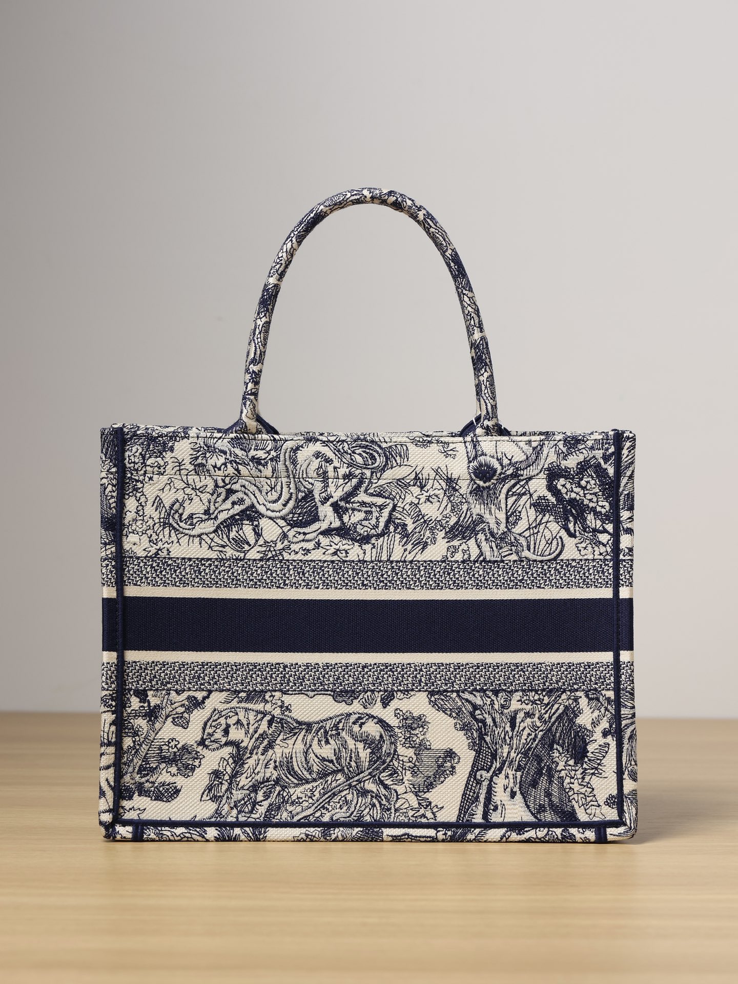 Wholesale Luxury Dior Medium Book Tote Blue Toile De Jouy Embroidery M1295Ztdt_M808 - Image 6