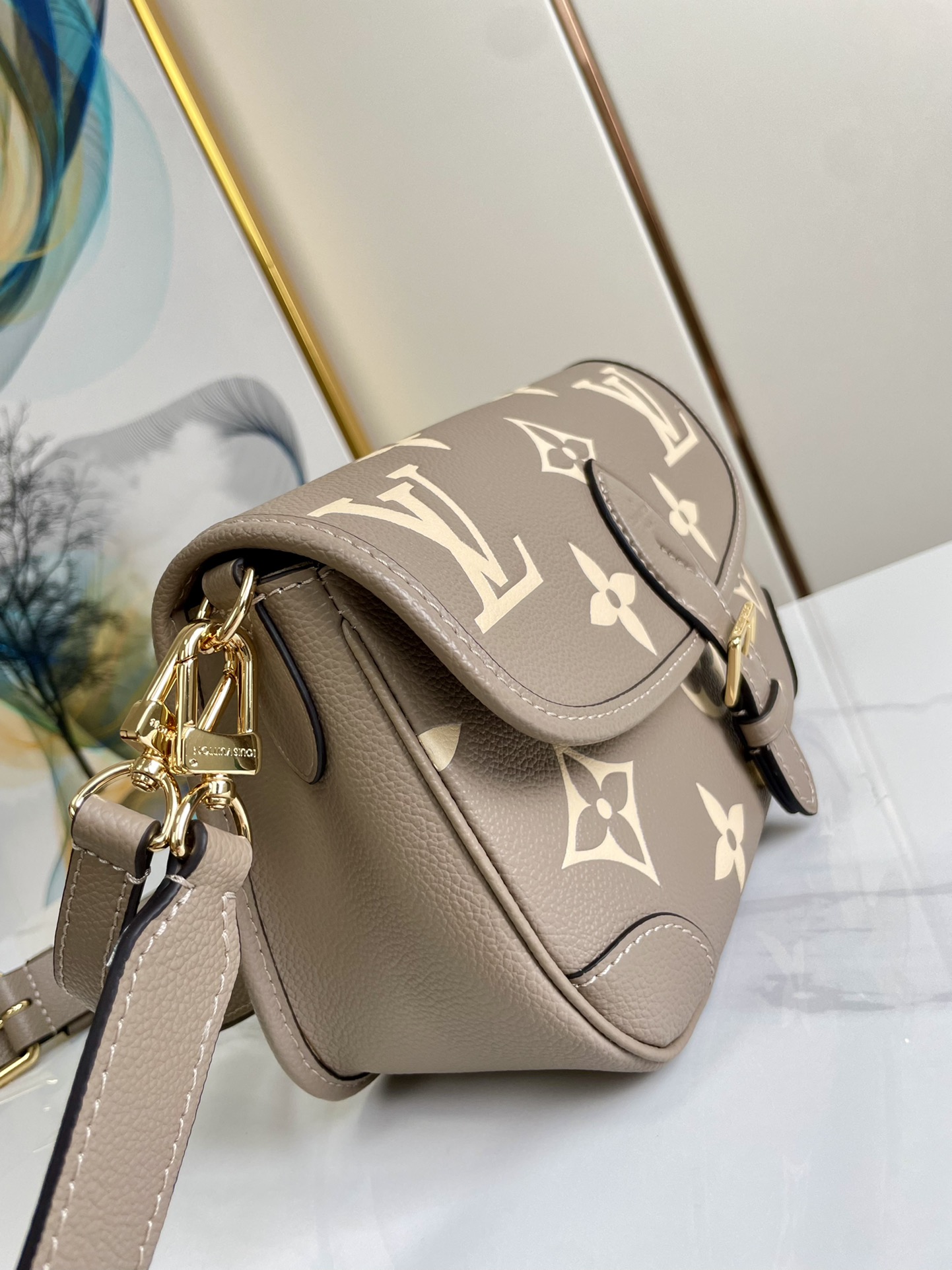 Wholesale Luxury Louis Vuitton Diane M46583 - Image 5