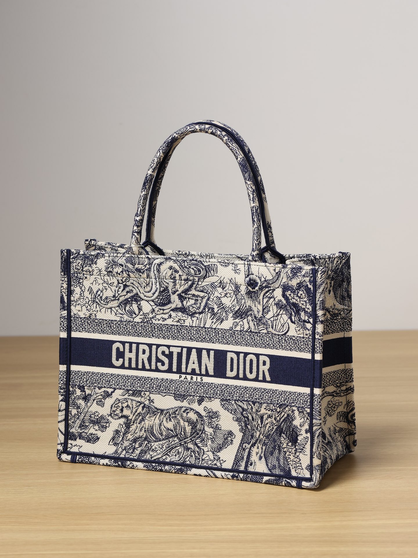Wholesale Luxury Dior Medium Book Tote Blue Toile De Jouy Embroidery M1295Ztdt_M808 - Image 9