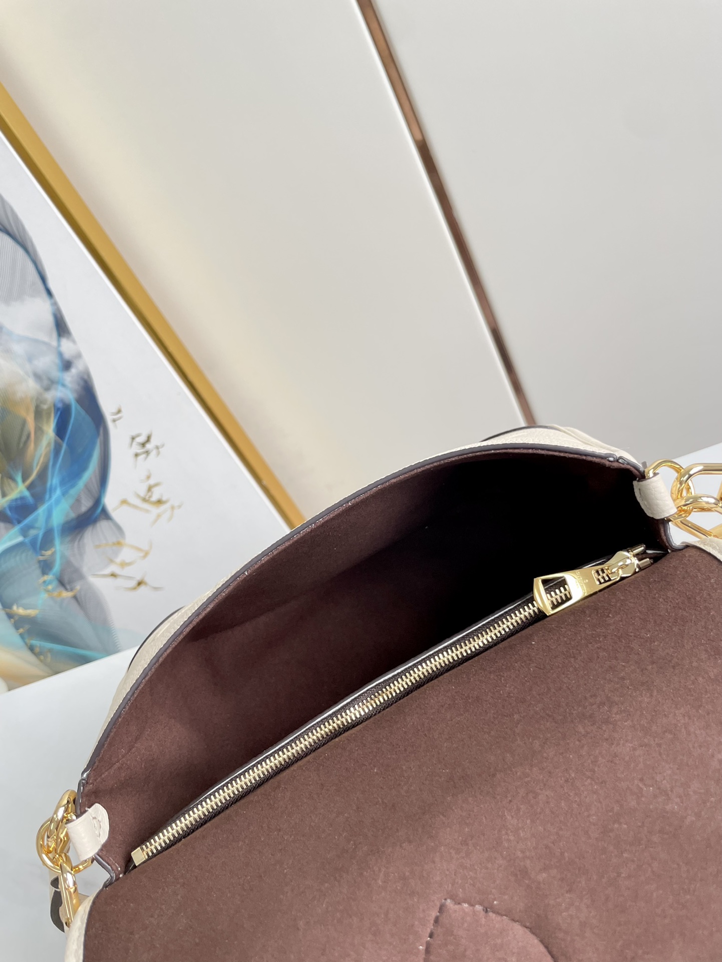 Wholesale Luxury Louis Vuitton Diane M46388 - Image 5
