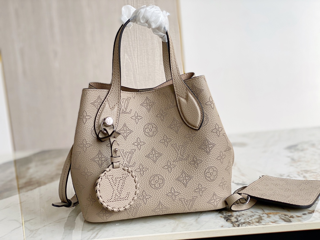 Wholesale Luxury Louis Vuitton Blossom Pm M21849 - Image 5