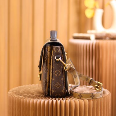 Alternative view of Wholesale Luxury Louis Vuitton Pochette Metis East West M44876