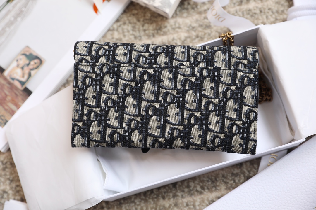 Wholesale Luxury Dior Long Saddle Wallet With Chain Blue Dior Oblique Jacquard S5614Ctzq_M928 - Image 4