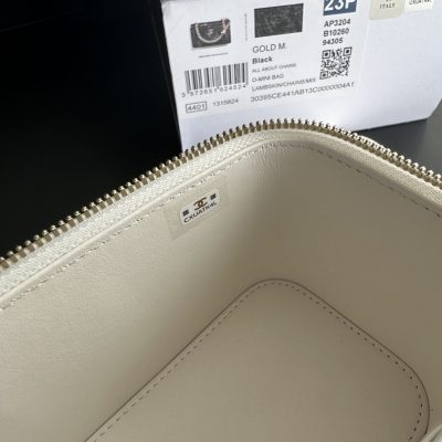 Alternative view of Wholesale Luxury Chanel Vanity Case White Ap3204