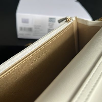 Alternative view of Wholesale Luxury Chanel Wallet On Chain
