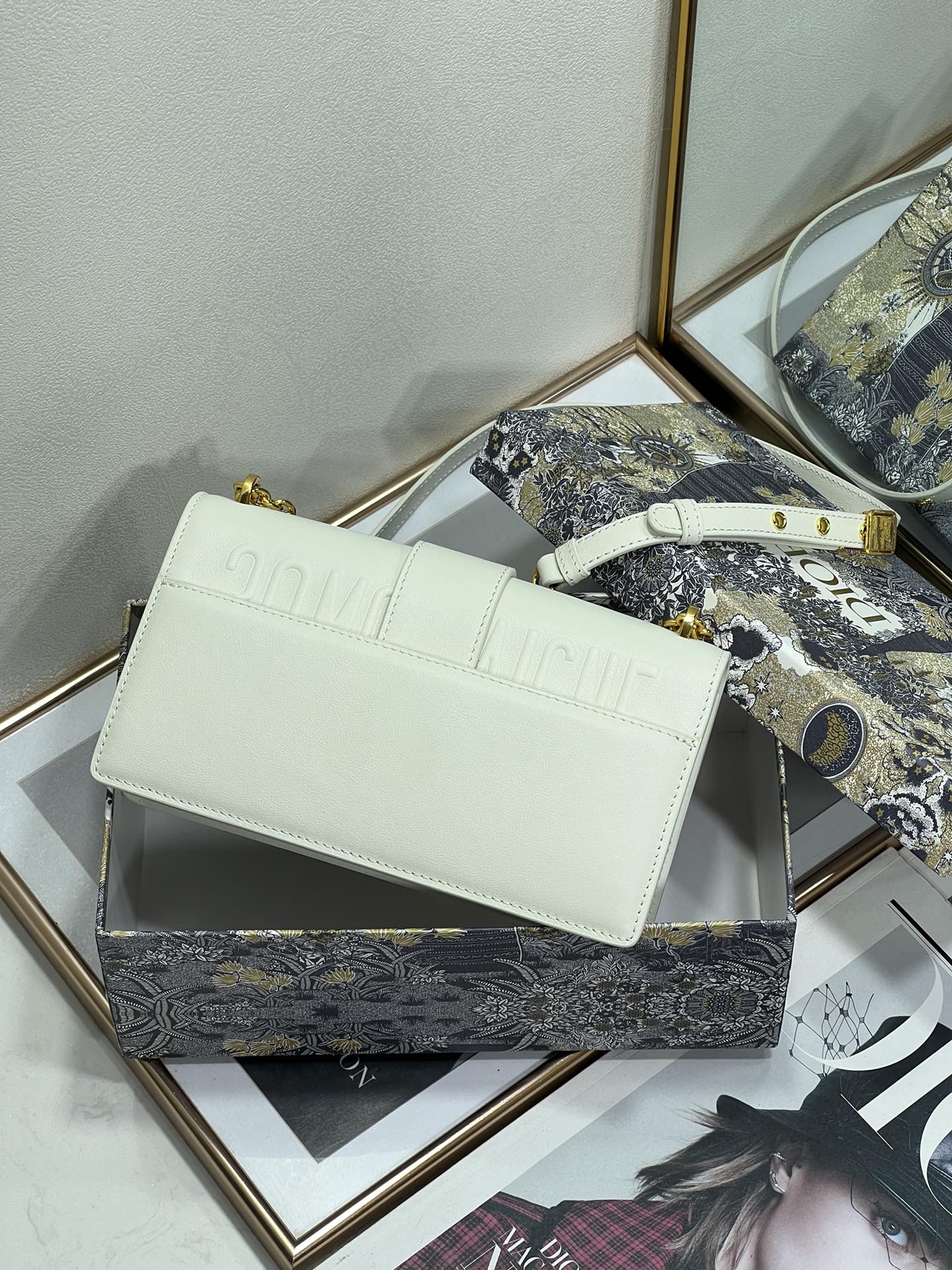 Wholesale Luxury Dior 30 Montaigne Bag White Box Calfskin S2110Umos_M991 - Image 9