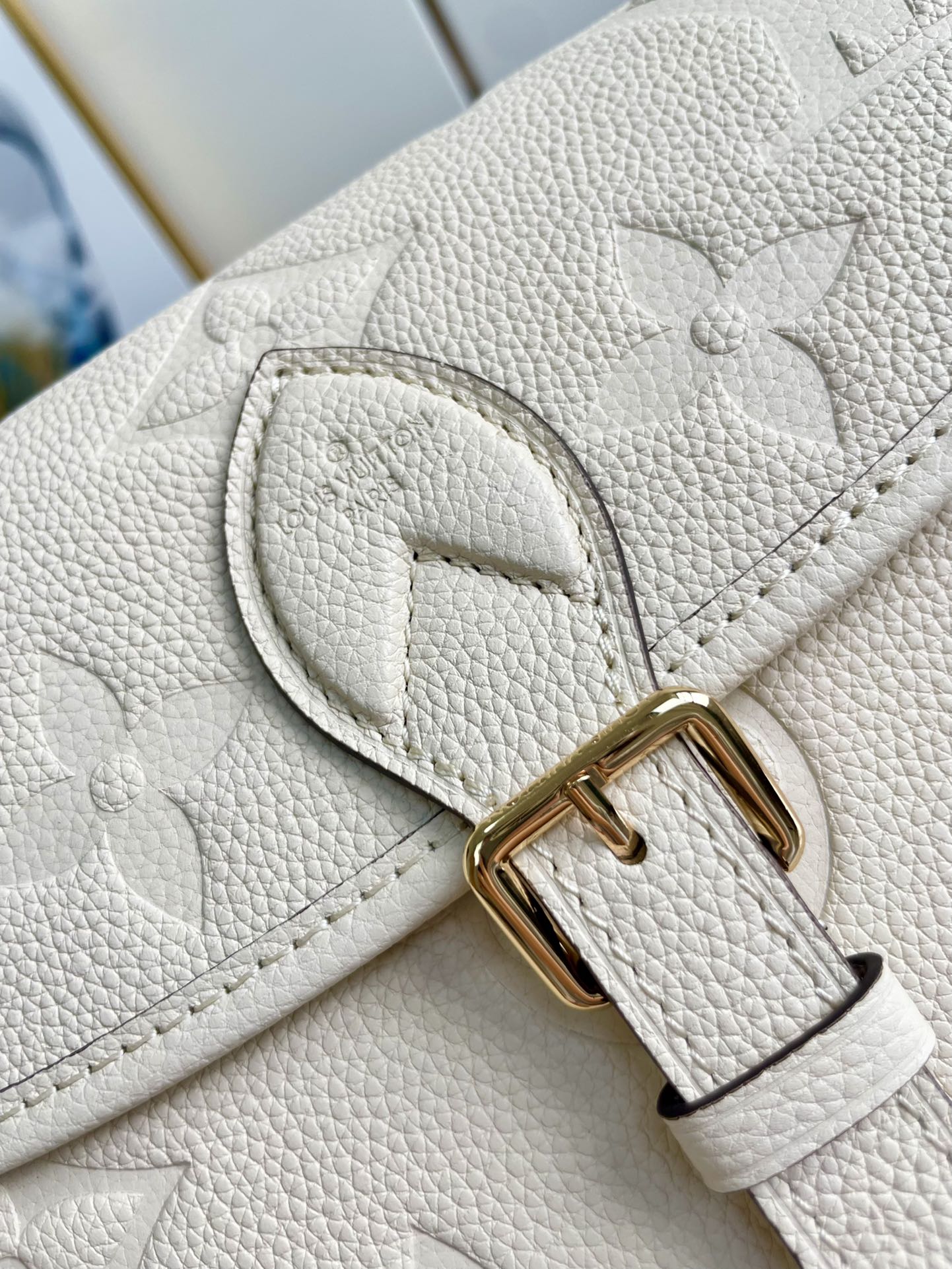 Wholesale Luxury Louis Vuitton Diane M46388 - Image 4